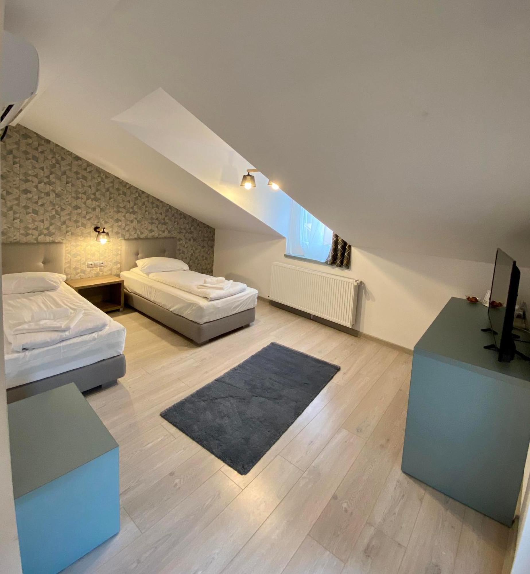 Adi&Nicol Hotel Sibiu Exterior photo
